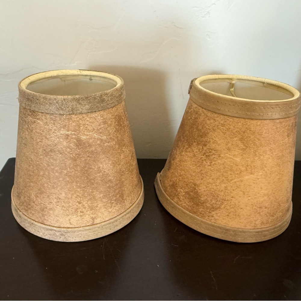 Pair of Vintage Boudoir Lamp Gold Clip On Shades Brown 4.5”x3”x5”‎